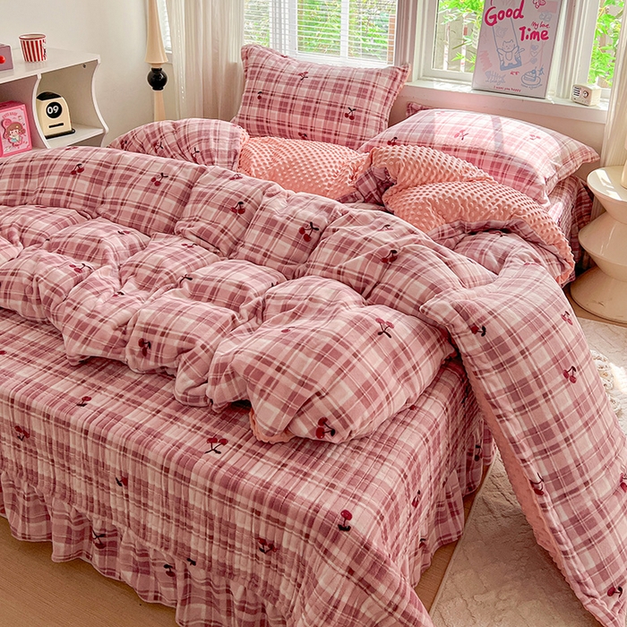 91家纺网 家纺一手货源 找家纺 仟网汇 2025新款牛奶绒豆豆绒床盖四件套 车厘子