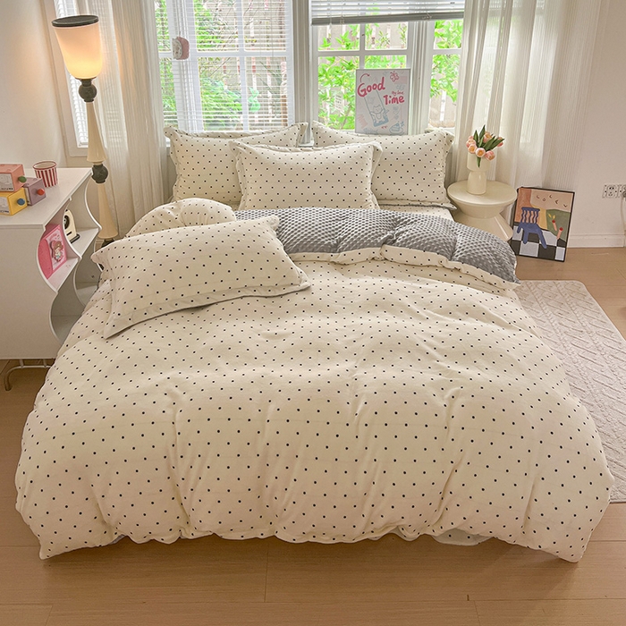 91家纺网 家纺一手货源 找家纺 仟网汇 2025新款牛奶绒豆豆绒床盖四件套 波点- 奶灰