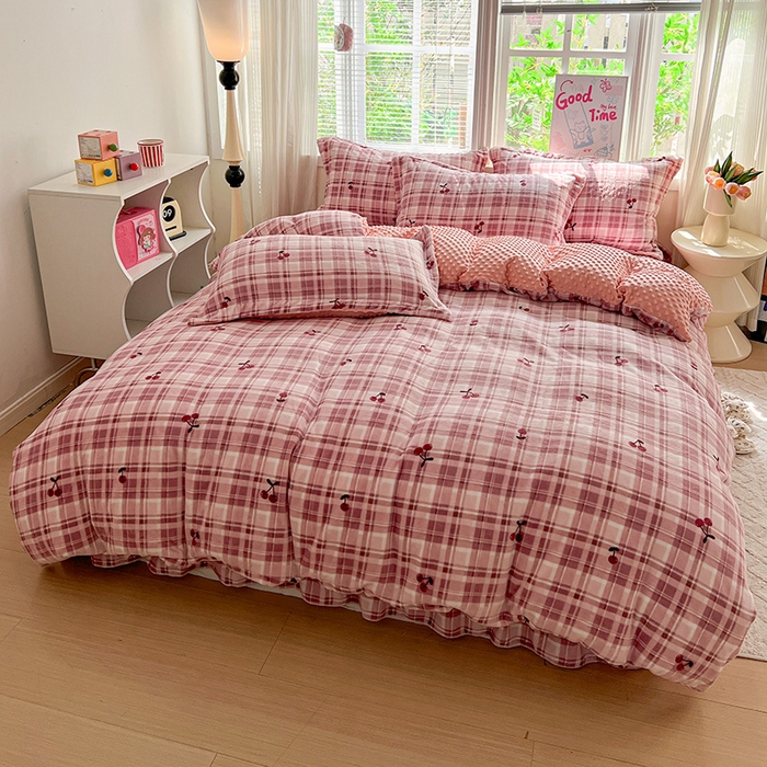 91家纺网 家纺一手货源 找家纺 仟网汇 2025新款牛奶绒豆豆绒床盖四件套 车厘子