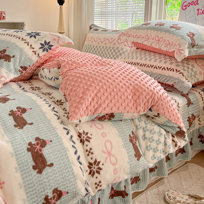 91家纺网 家纺一手货源 找家纺 仟网汇 2025新款牛奶绒豆豆绒床盖四件套 贝洛萌狗