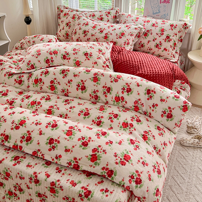 91家纺网 家纺一手货源 找家纺 仟网汇 2025新款牛奶绒豆豆绒床盖四件套 玫瑰之约 - 白