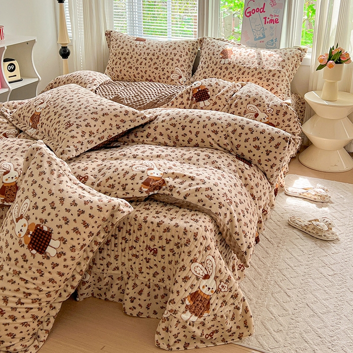 91家纺网 家纺一手货源 找家纺 （总）仟网汇 2025新款牛奶绒豆豆绒床盖四件套