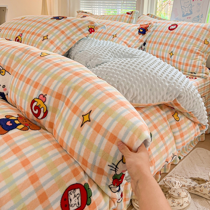 91家纺网 家纺一手货源 找家纺 仟网汇 2025新款牛奶绒豆豆绒床盖四件套 猫咪酱