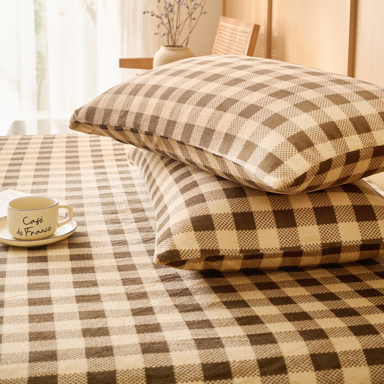 91家纺网 家纺一手货源 找家纺 早晨家纺 2025新款野牧款高克重牛奶绒印花单床笠 野牧-咖小格