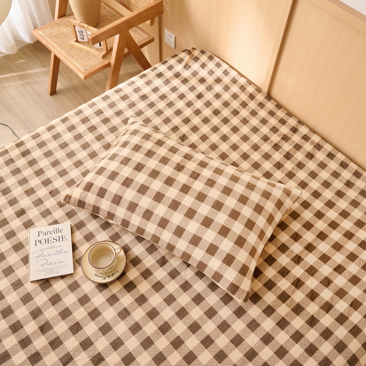 91家纺网 家纺一手货源 找家纺 早晨家纺 2025新款野牧款高克重牛奶绒印花单床笠 野牧-咖小格