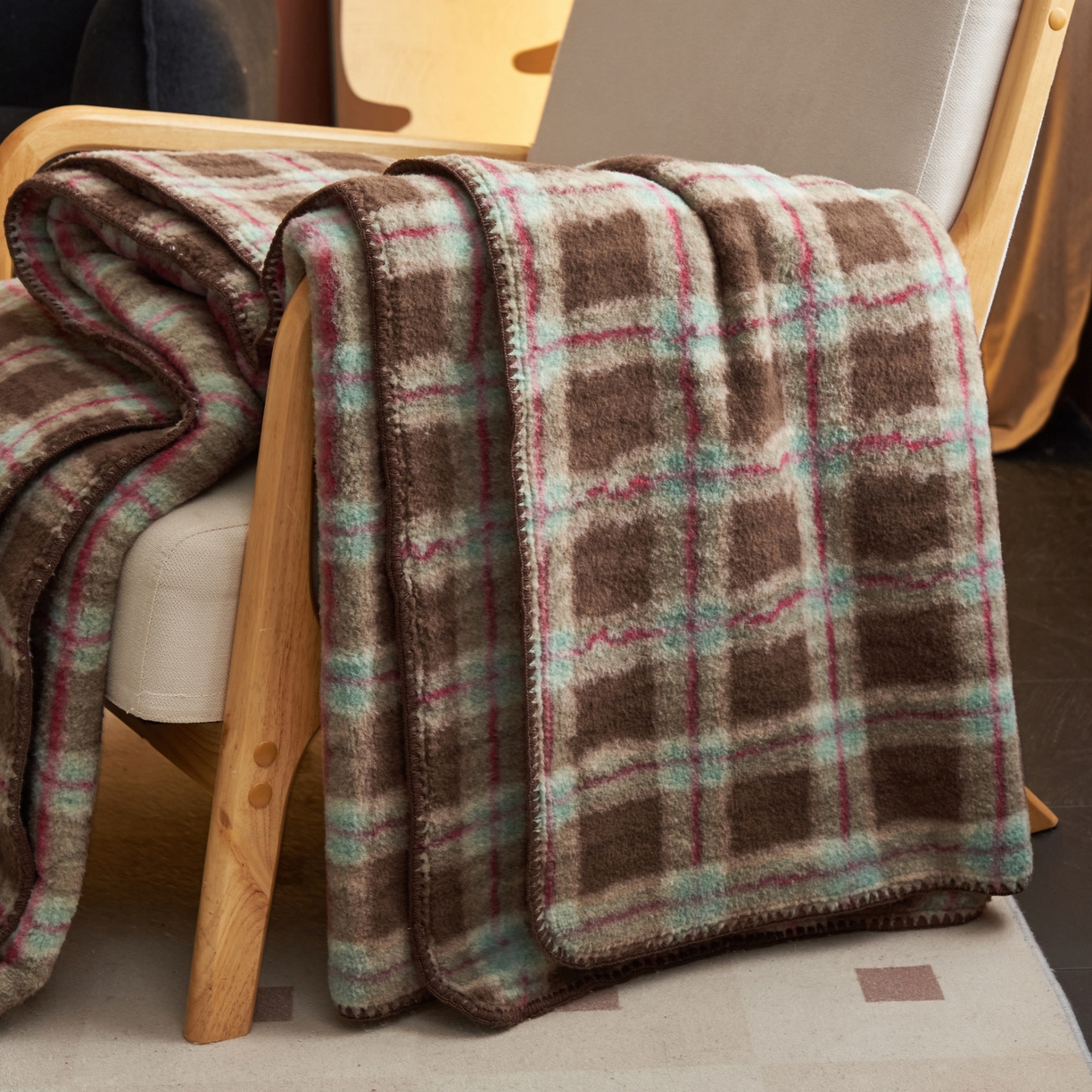 91家纺网 家纺一手货源 找家纺 早晨家纺 2025新款230g双层羊绒牛奶绒毛毯 双层毛毯-慕池格