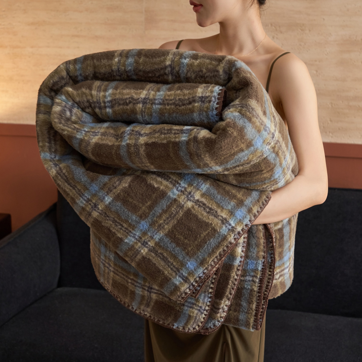 91家纺网 家纺一手货源 找家纺 早晨家纺 2025新款230g双层羊绒牛奶绒毛毯 双层毛毯-维系咖格