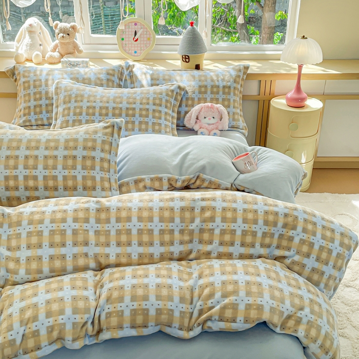 91家纺网 家纺一手货源 找家纺 仟网汇 2025新款双面牛奶绒四件套 奶咖格蓝