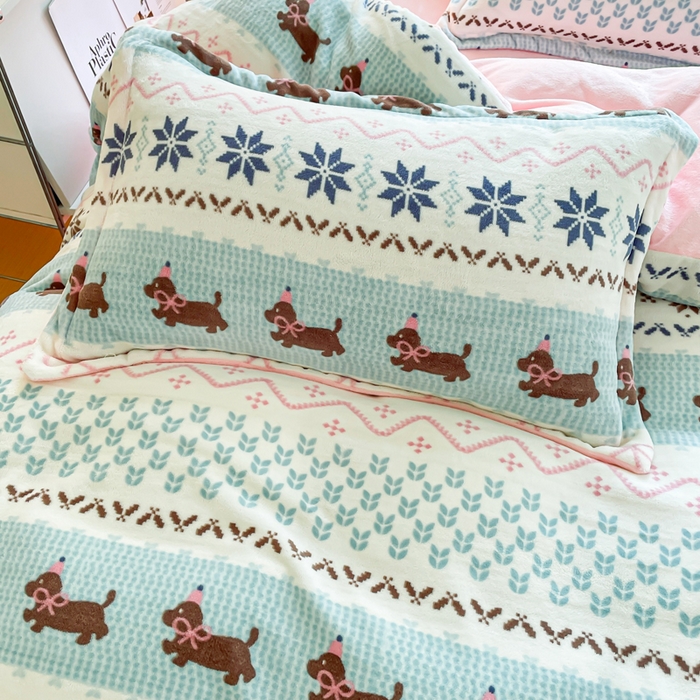 91家纺网 家纺一手货源 找家纺 仟网汇 2025新款双面牛奶绒四件套 顽皮狗