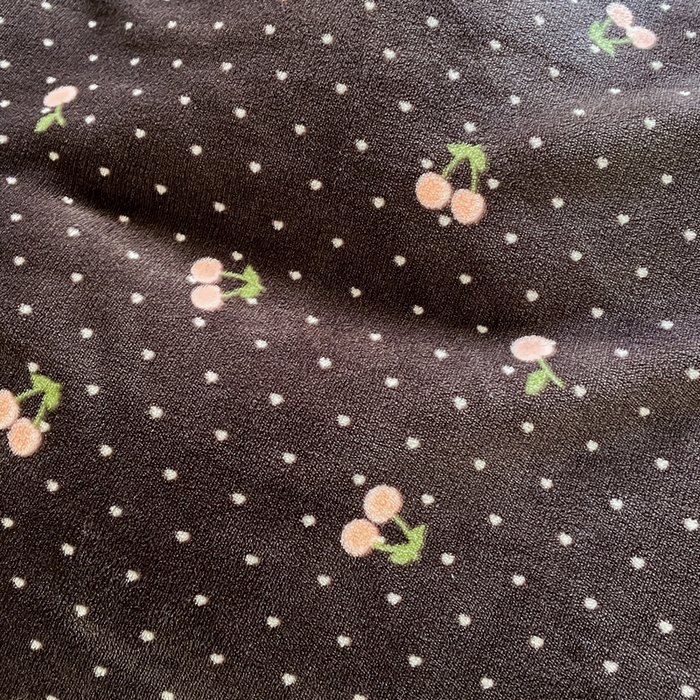 91家纺网 家纺一手货源 找家纺 仟网汇 2025新款双面牛奶绒四件套 樱桃点点