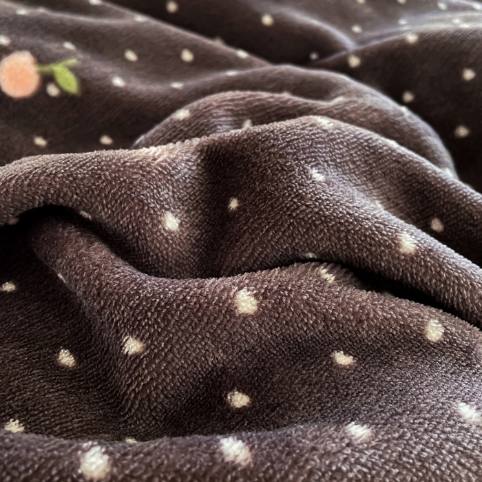 91家纺网 家纺一手货源 找家纺 仟网汇 2025新款双面牛奶绒四件套 樱桃点点