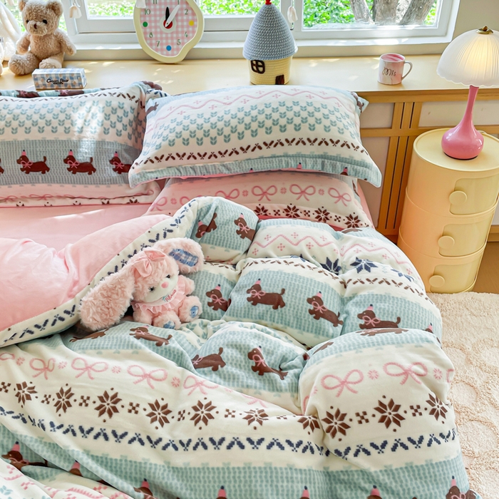 91家纺网 家纺一手货源 找家纺 仟网汇 2025新款双面牛奶绒四件套 顽皮狗