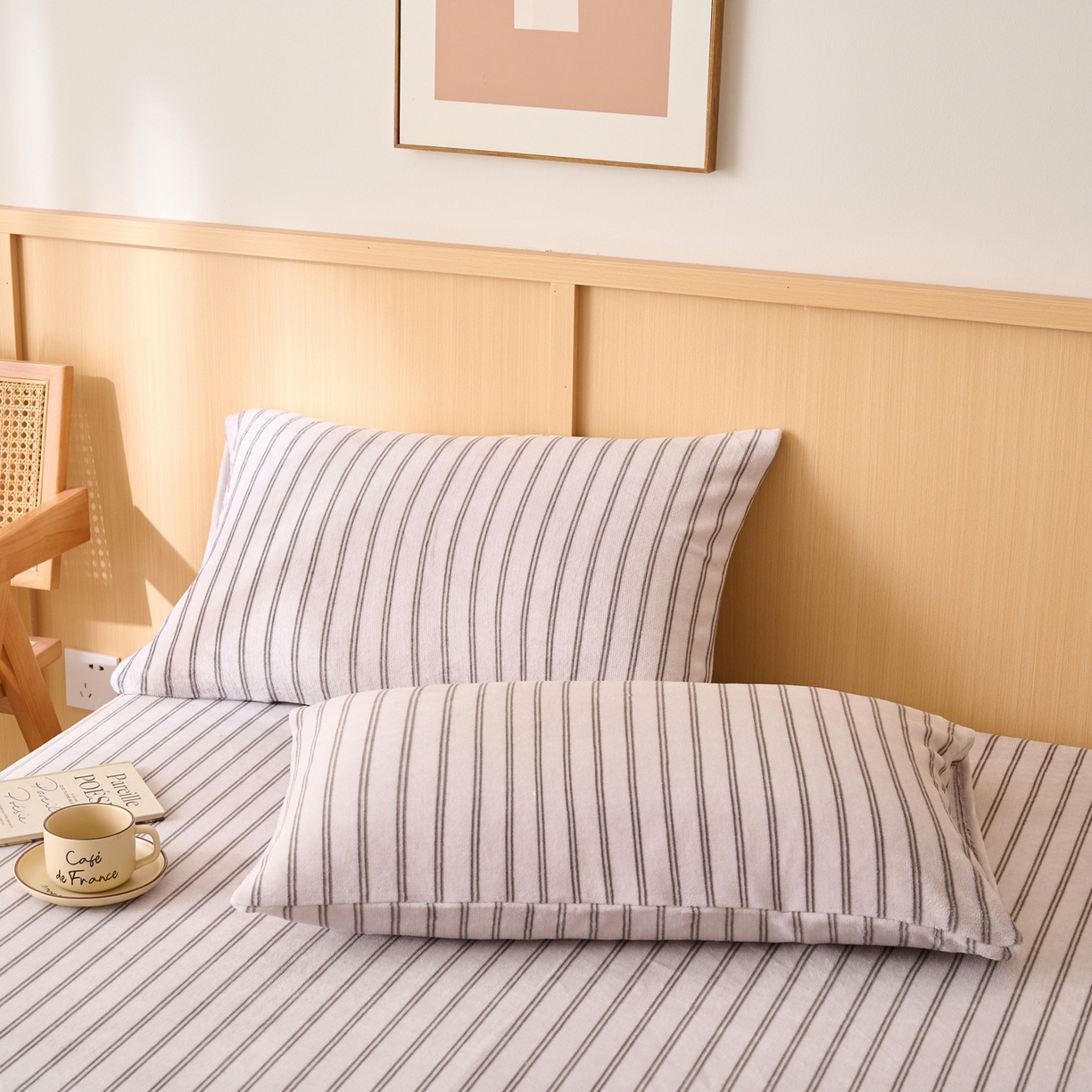 91家纺网 家纺一手货源 找家纺 早晨家纺 2025新款野牧款高克重牛奶绒印花单床笠 野牧-竖条白