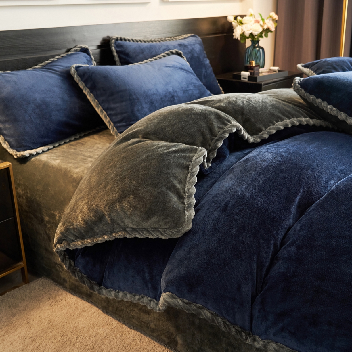 91家纺网 家纺一手货源 找家纺 早晨家纺 2025新款黑金牛奶绒纯色-单被套系列风格1 黑金-深蓝