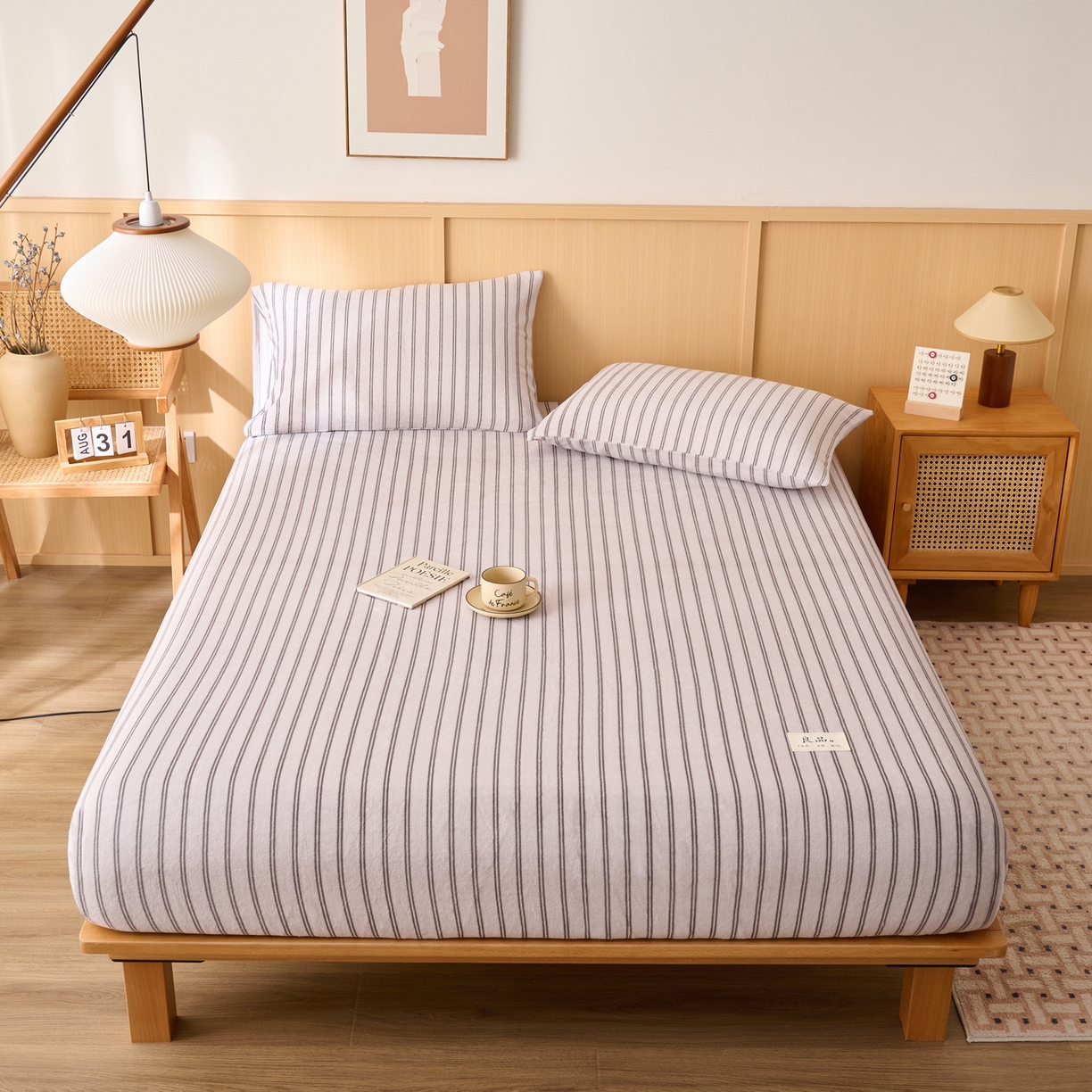 91家纺网 家纺一手货源 找家纺 早晨家纺 2025新款野牧款高克重牛奶绒印花单床笠 野牧-竖条白