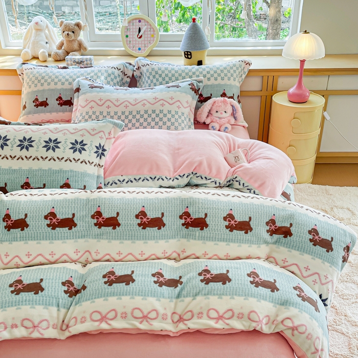 91家纺网 家纺一手货源 找家纺 仟网汇 2025新款双面牛奶绒四件套 顽皮狗