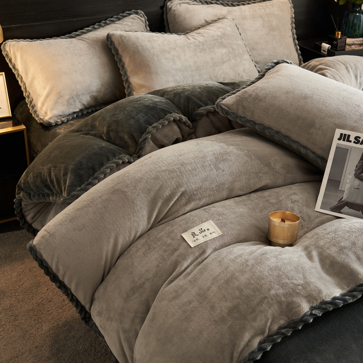 91家纺网 家纺一手货源 找家纺 早晨家纺 2025新款黑金牛奶绒纯色-单被套系列风格1 黑金-浅灰