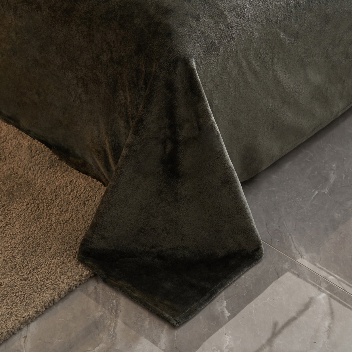 91家纺网 家纺一手货源 找家纺 早晨家纺 2025新款黑金牛奶绒纯色-单被套系列风格1 黑金-深蓝