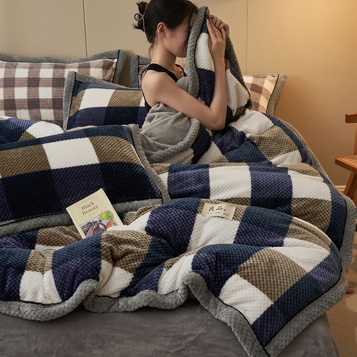 91家纺网 家纺一手货源 找家纺 早晨家纺 2025新款豆豆款菠萝格-单被套 豆豆绒-大方格蓝