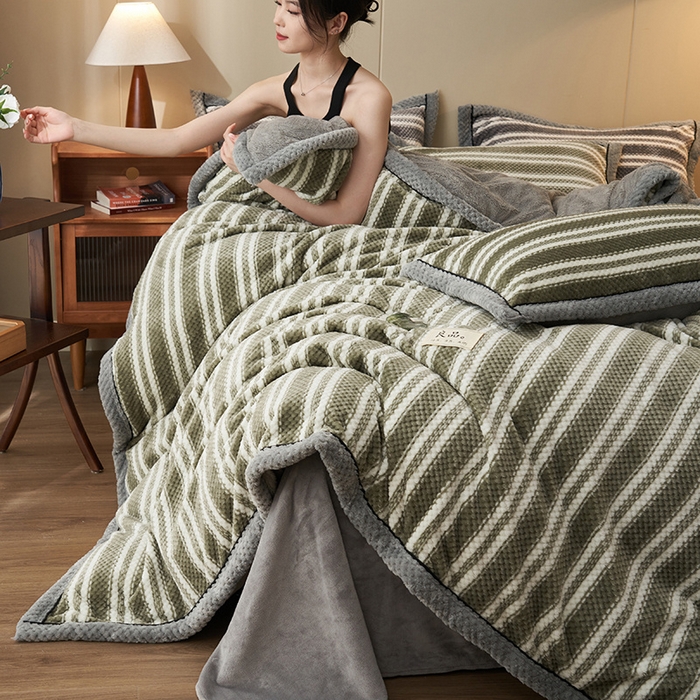 91家纺网 家纺一手货源 找家纺 早晨家纺 2025新款豆豆款菠萝格-单被套 豆豆绒-绿条