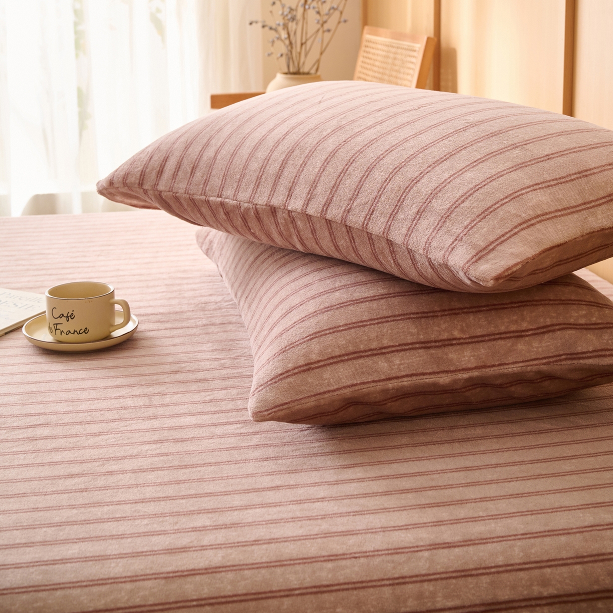 91家纺网 家纺一手货源 找家纺 早晨家纺 2025新款野牧款高克重牛奶绒印花单床笠 野牧-竖条咖