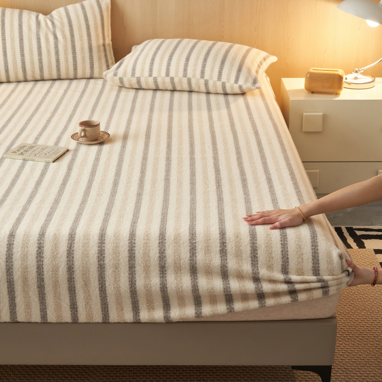 91家纺网 家纺一手货源 找家纺 早晨家纺 2025新款未末款仿羊绒牛奶绒床笠 未末-浅棕