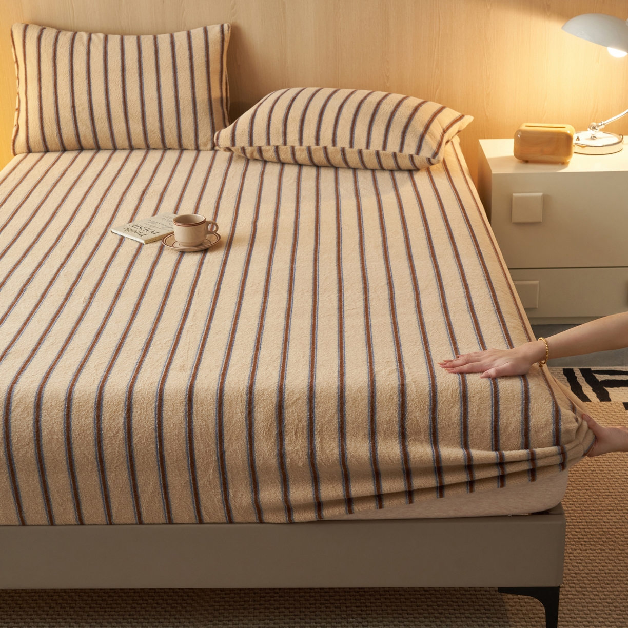 91家纺网 家纺一手货源 找家纺 早晨家纺 2025新款未末款仿羊绒牛奶绒床笠 未末-暖棕