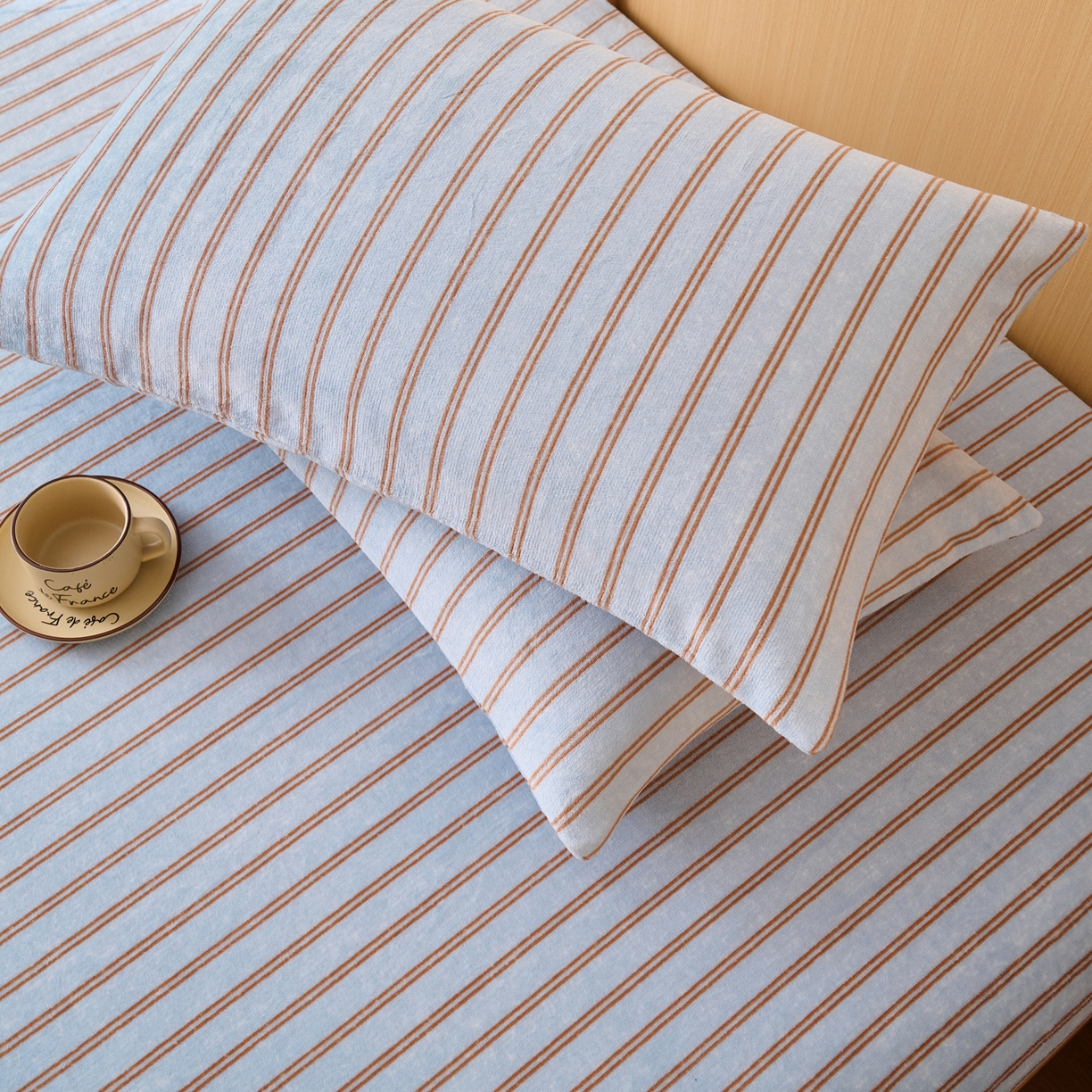 91家纺网 家纺一手货源 找家纺 早晨家纺 2025新款野牧款高克重牛奶绒印花单床笠 野牧-竖条蓝