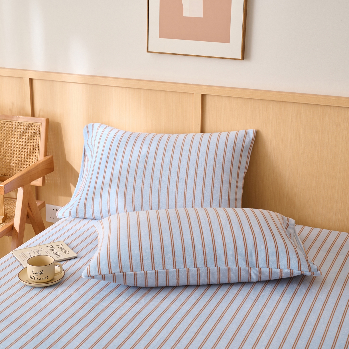 91家纺网 家纺一手货源 找家纺 早晨家纺 2025新款野牧款高克重牛奶绒印花单床笠 野牧-竖条蓝