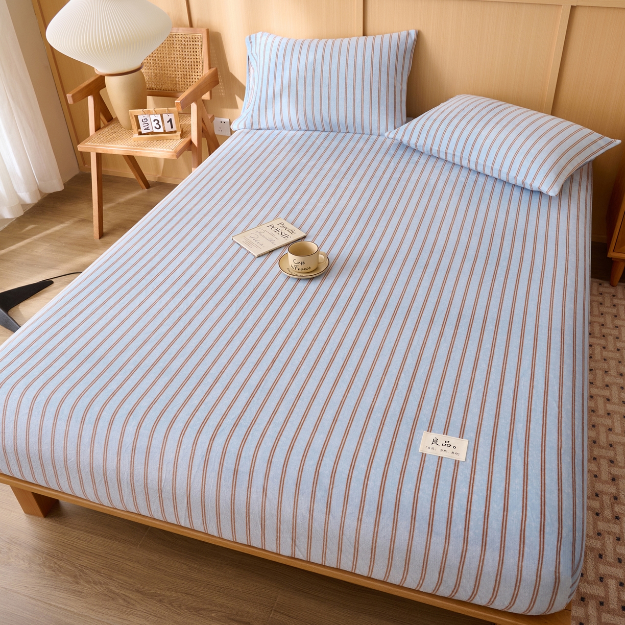 91家纺网 家纺一手货源 找家纺 早晨家纺 2025新款野牧款高克重牛奶绒印花单床笠 野牧-竖条蓝