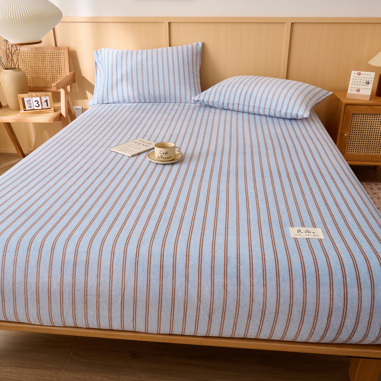 91家纺网 家纺一手货源 找家纺 早晨家纺 2025新款野牧款高克重牛奶绒印花单床笠 野牧-竖条蓝