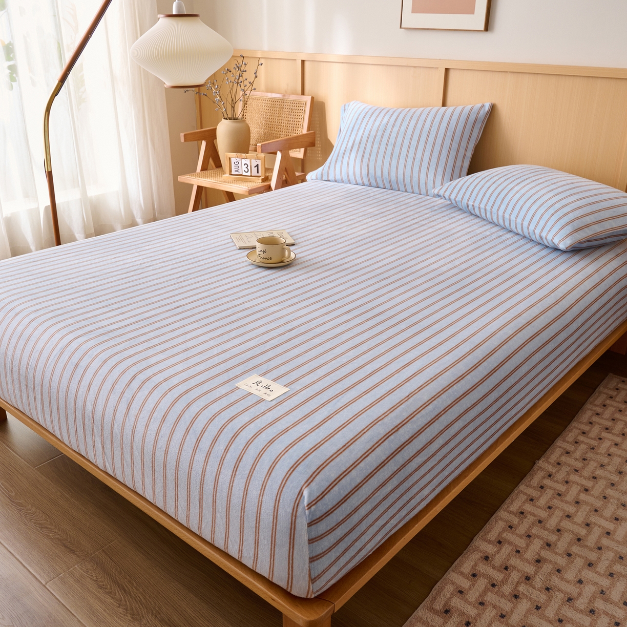 91家纺网 家纺一手货源 找家纺 早晨家纺 2025新款野牧款高克重牛奶绒印花单床笠 野牧-竖条蓝