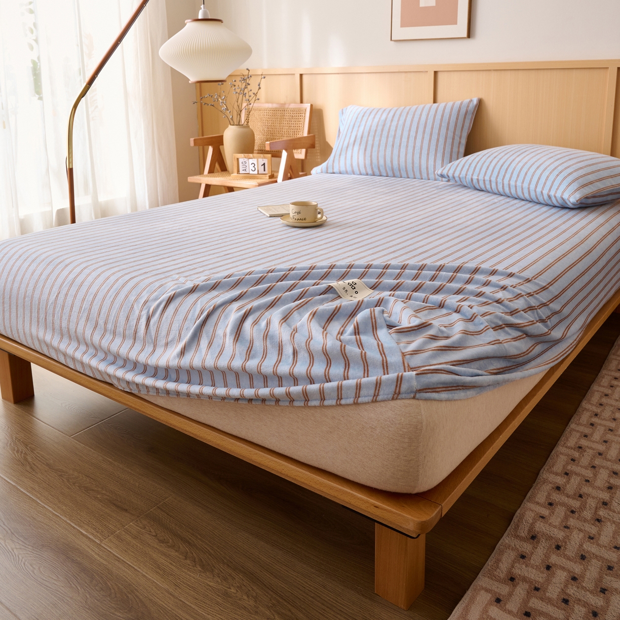 91家纺网 家纺一手货源 找家纺 早晨家纺 2025新款野牧款高克重牛奶绒印花单床笠 野牧-竖条蓝