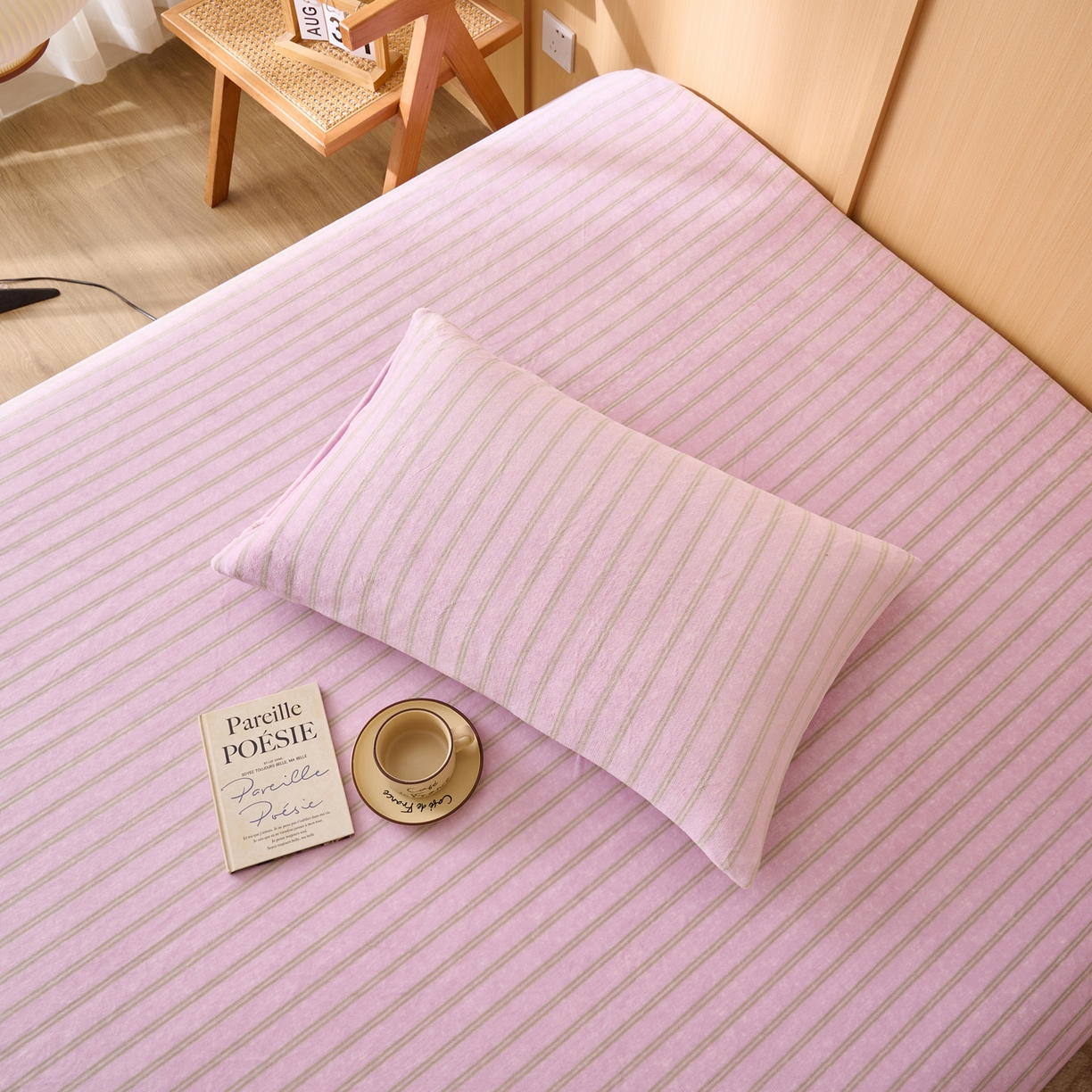 91家纺网 家纺一手货源 找家纺 早晨家纺 2025新款野牧款高克重牛奶绒印花单床笠 野牧-竖条紫粉