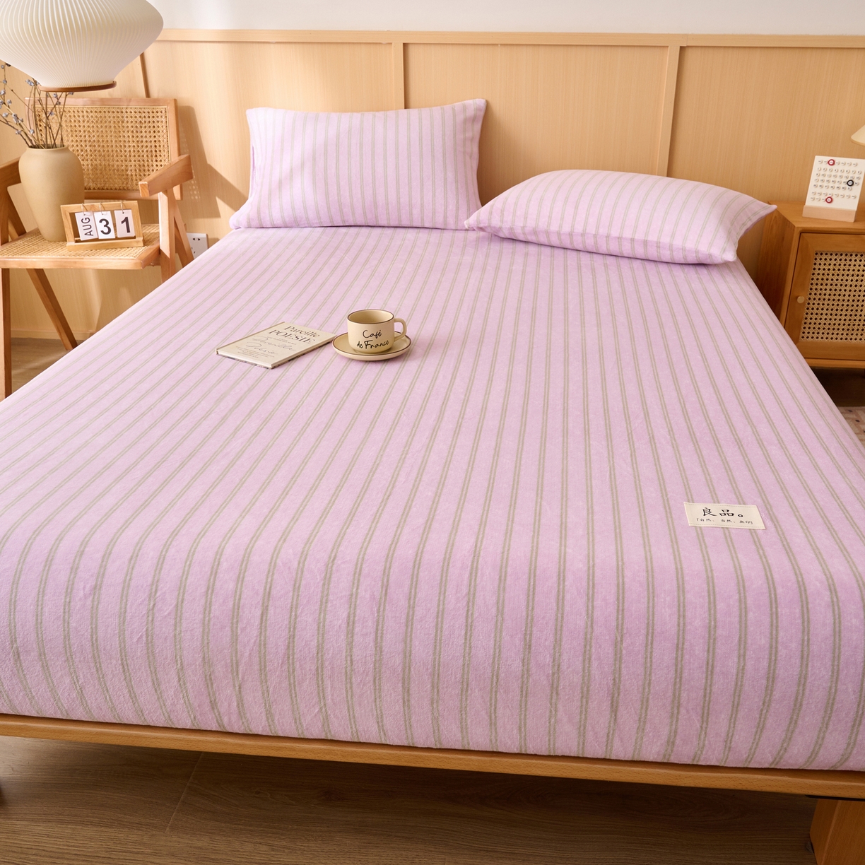 91家纺网 家纺一手货源 找家纺 早晨家纺 2025新款野牧款高克重牛奶绒印花单床笠 野牧-竖条紫粉