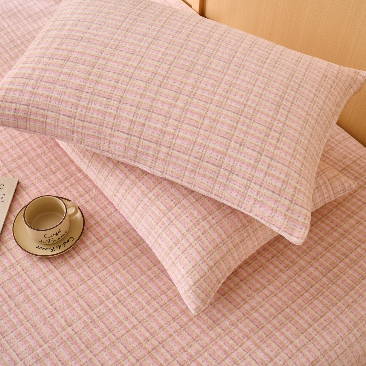 91家纺网 家纺一手货源 找家纺 早晨家纺 2025新款野牧款高克重牛奶绒印花单床笠 野牧-香风粉