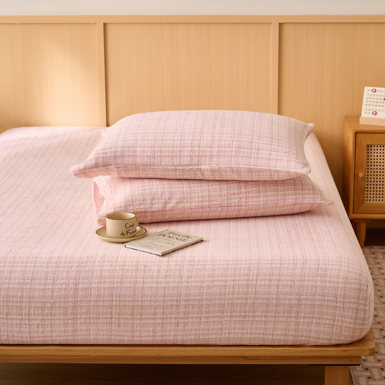 91家纺网 家纺一手货源 找家纺 早晨家纺 2025新款野牧款高克重牛奶绒印花单床笠 野牧-香风粉