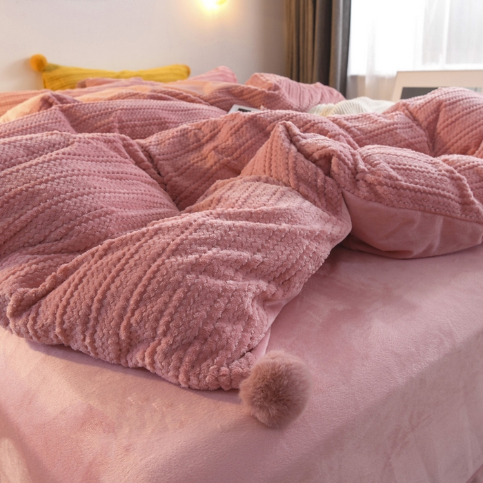 91家纺网 家纺一手货源 找家纺 （总）仟网汇 2025新款热款剪花绒毛毛球绒水晶绒四件套