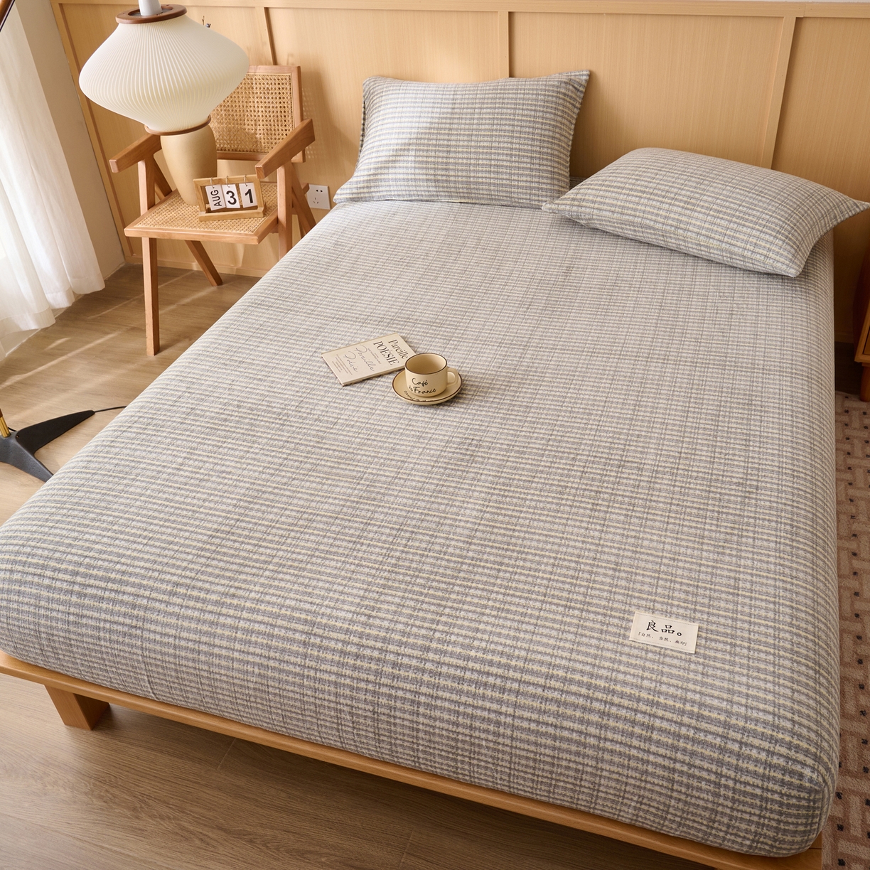 91家纺网 家纺一手货源 找家纺 早晨家纺 2025新款野牧款高克重牛奶绒印花单床笠 野牧-香风灰