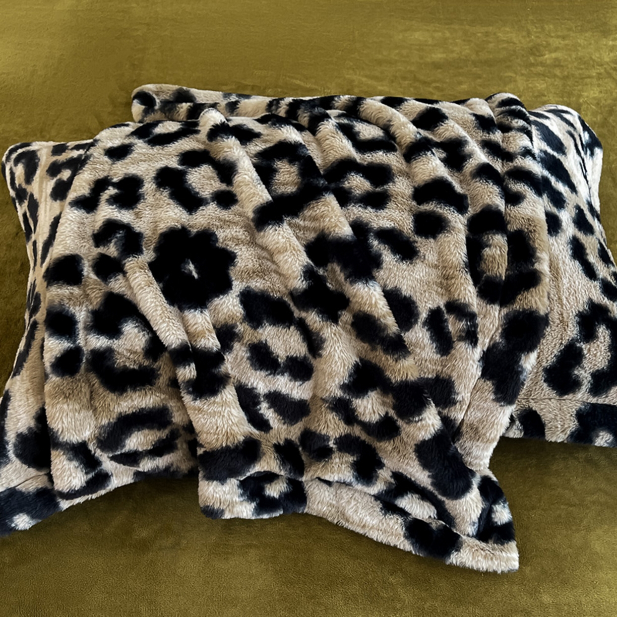 91家纺网 家纺一手货源 找家纺 （总）仟网汇 2025新款加厚兔毛绒法式宽边四件套牛奶绒