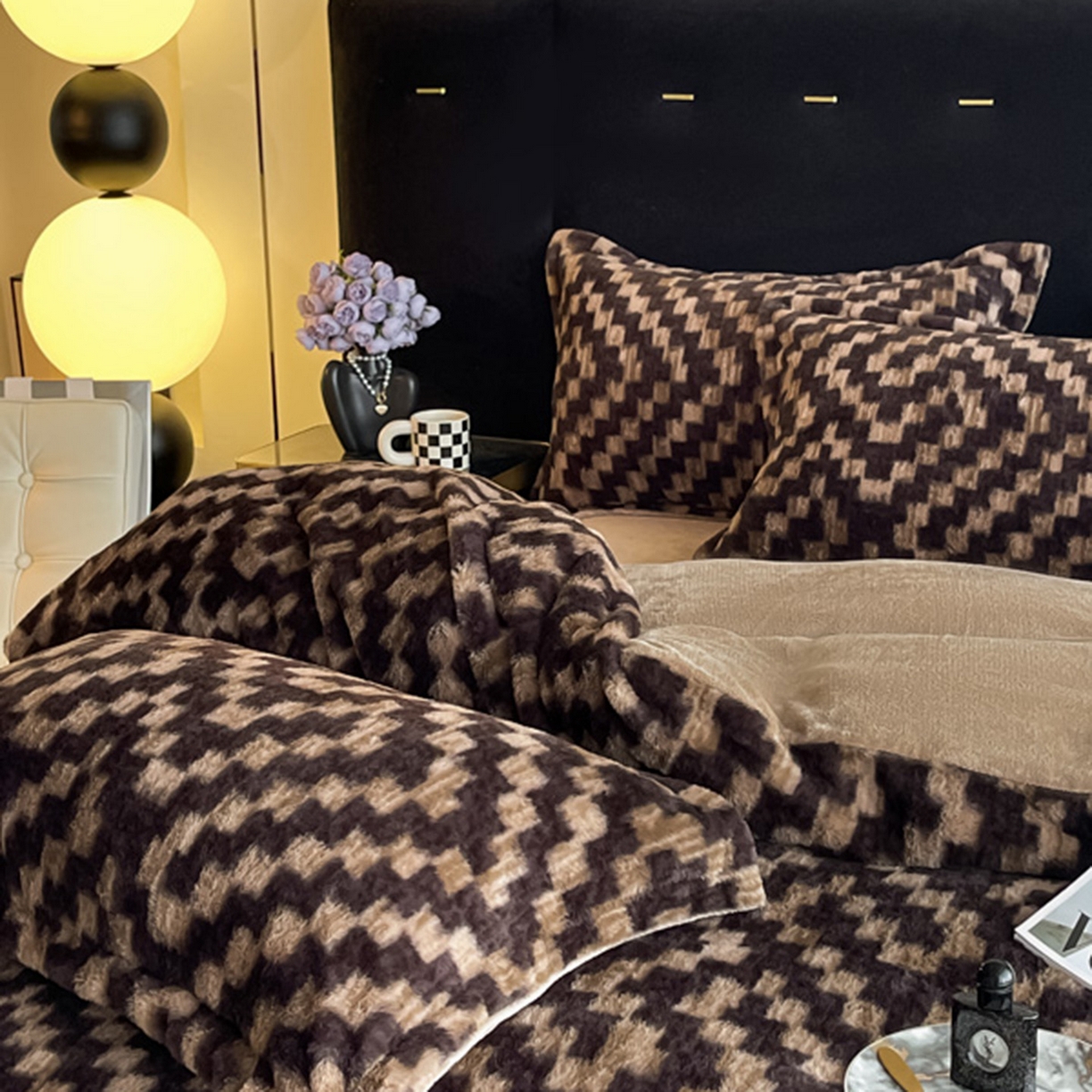 91家纺网 家纺一手货源 找家纺 仟网汇 2025新款加厚兔毛绒法式宽边四件套牛奶绒 南法假日