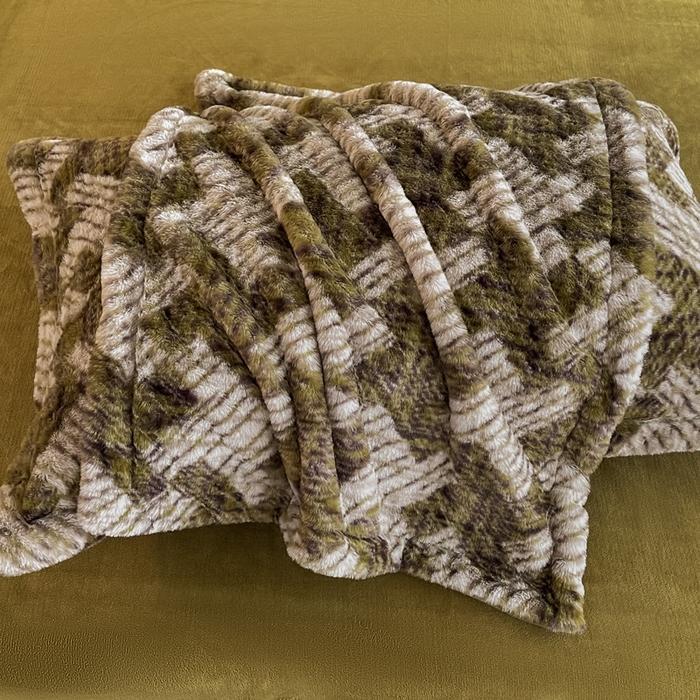 91家纺网 家纺一手货源 找家纺 仟网汇 2025新款加厚兔毛绒法式宽边四件套牛奶绒 绿影阑珊