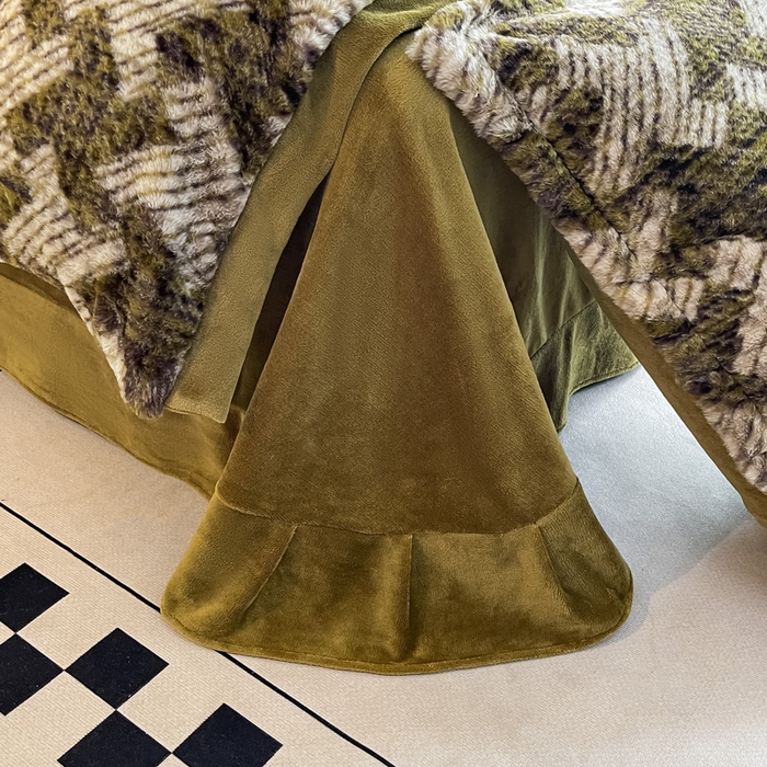 91家纺网 家纺一手货源 找家纺 仟网汇 2025新款加厚兔毛绒法式宽边四件套牛奶绒 绿影阑珊