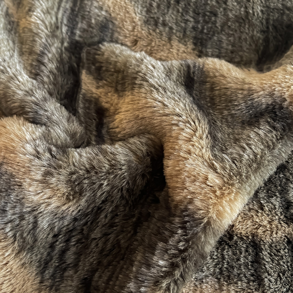 91家纺网 家纺一手货源 找家纺 仟网汇 2025新款加厚兔毛绒法式宽边四件套牛奶绒 鎏金岁月