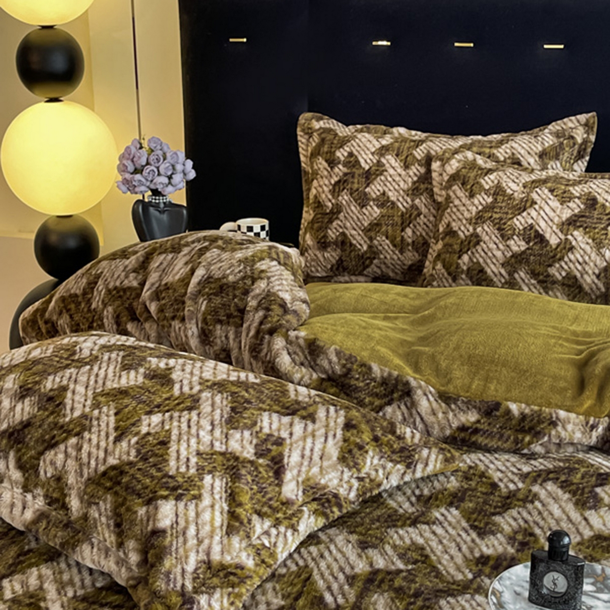 91家纺网 家纺一手货源 找家纺 仟网汇 2025新款加厚兔毛绒法式宽边四件套牛奶绒 绿影阑珊