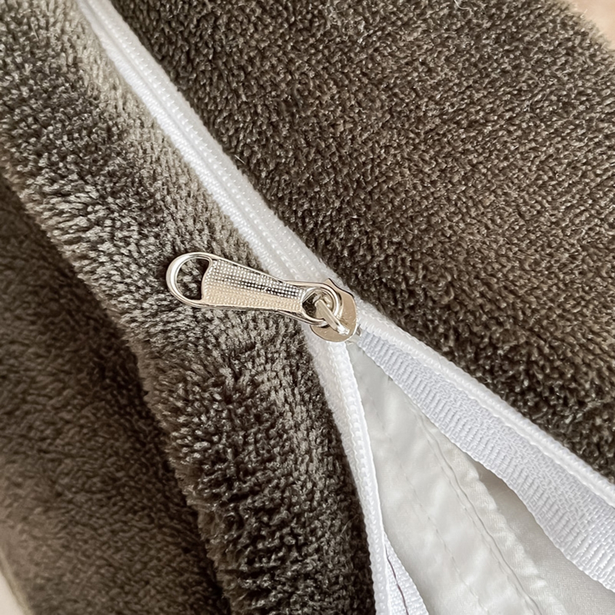 91家纺网 家纺一手货源 找家纺 仟网汇 2025新款加厚兔毛绒法式宽边四件套牛奶绒 陌上花开