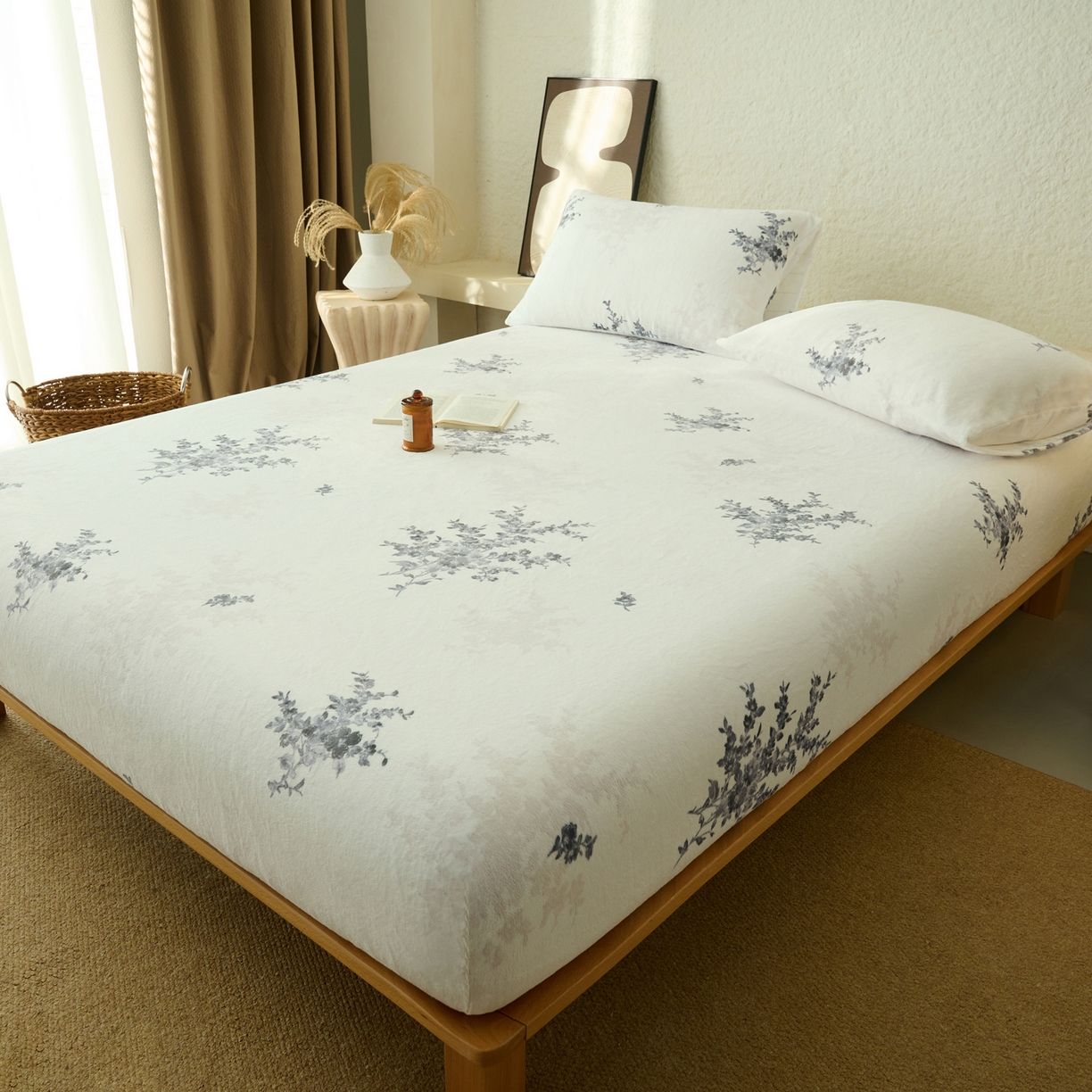 91家纺网 家纺一手货源 找家纺 早晨家纺 2025新款数码印花高克重牛奶单床笠 幽花