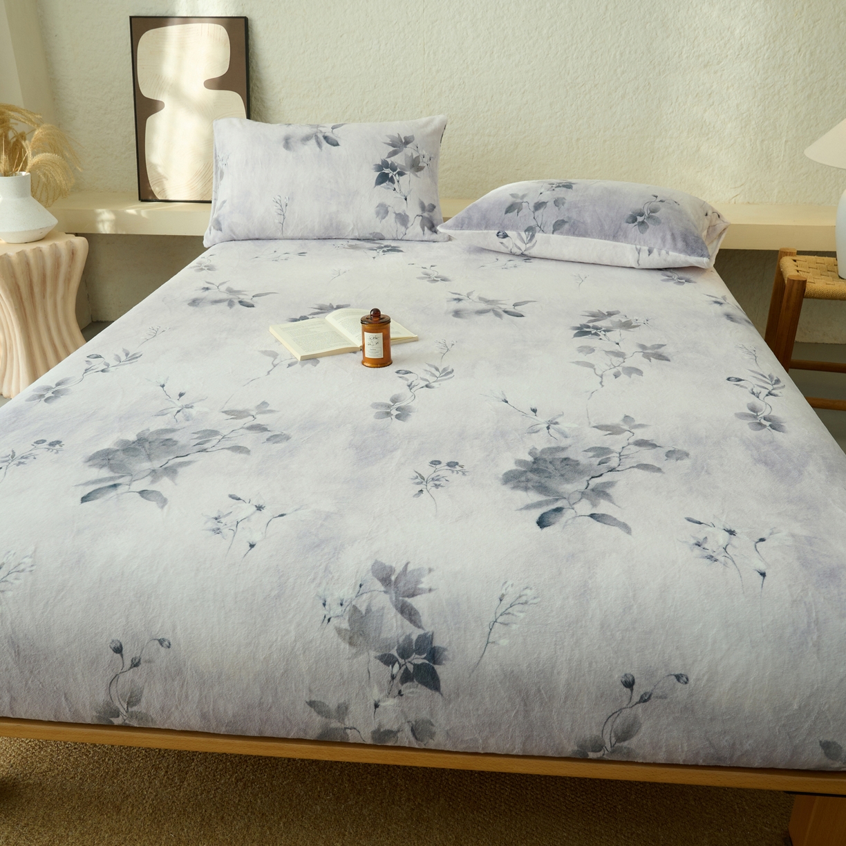 91家纺网 家纺一手货源 找家纺 早晨家纺 2025新款数码印花高克重牛奶单床笠 烟蕊