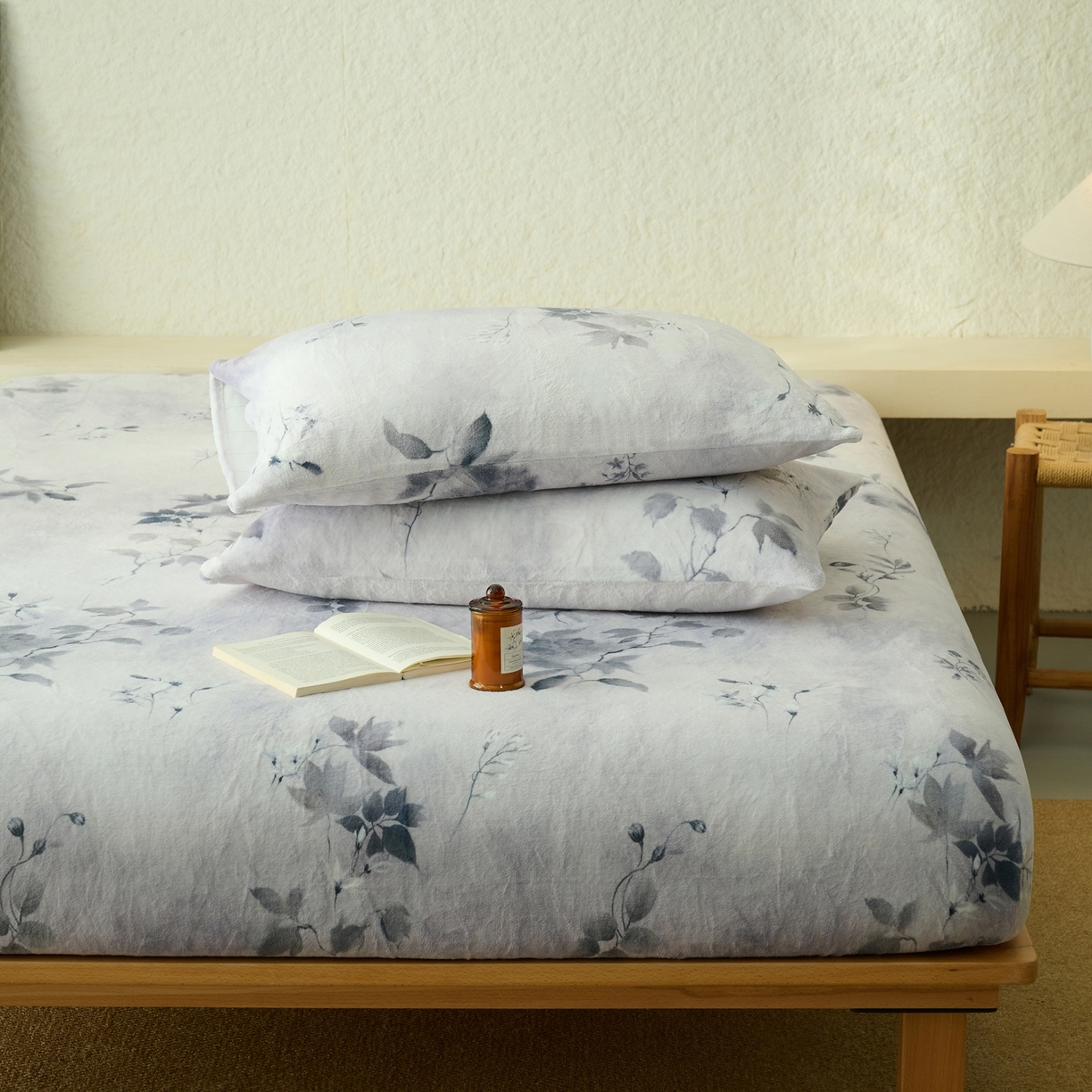 91家纺网 家纺一手货源 找家纺 早晨家纺 2025新款数码印花高克重牛奶单床笠 烟蕊