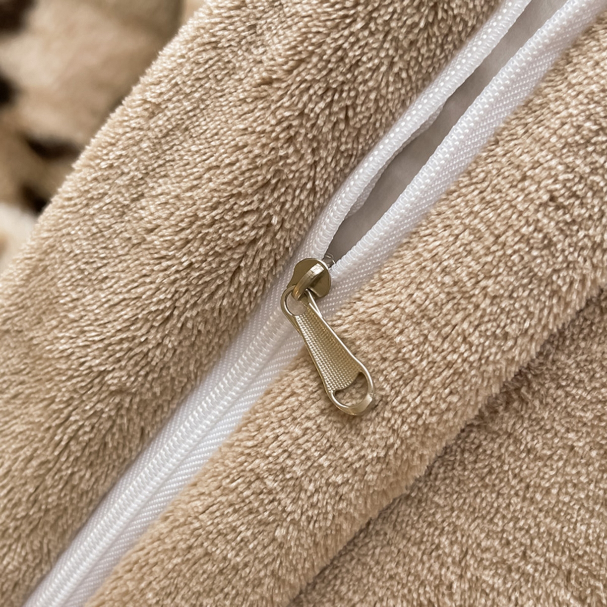 91家纺网 家纺一手货源 找家纺 仟网汇 2025新款加厚兔毛绒法式宽边四件套牛奶绒 干枯玫瑰